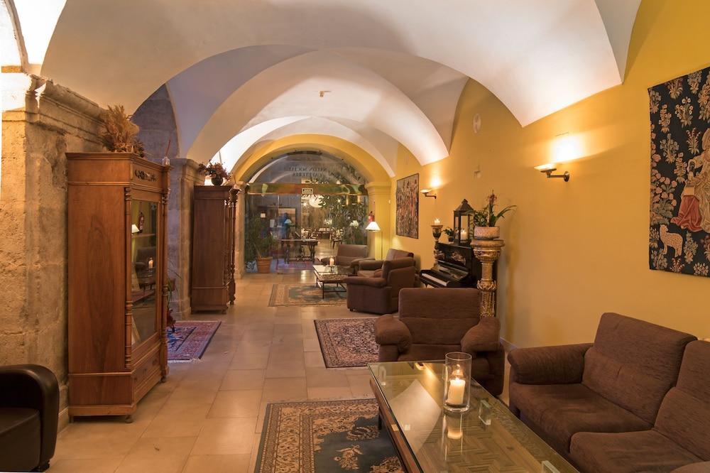 Hosteria Del Monasterio De San Millan Сан-Мильян-де-ла-Коголья Экстерьер фото